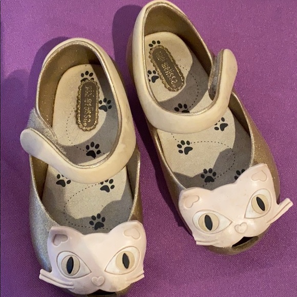 Shoes - Picture 3 of 4